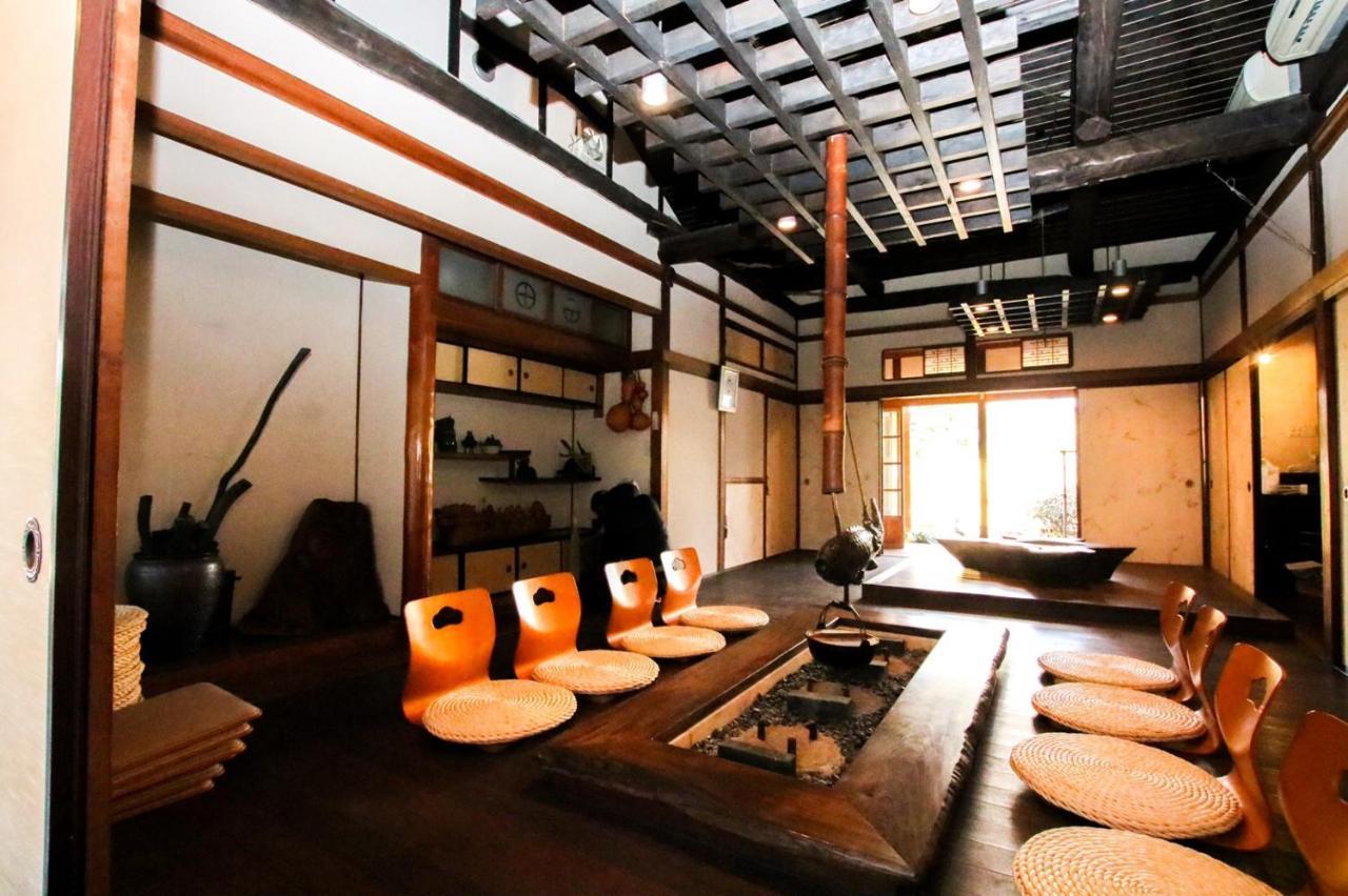 Guesthouse Omoya--全個室--囲炉裏のぬくもりと共にグループの絆を深める古民家宿でゆっくりとした時間を-6名部屋-6名部屋-8名部屋--最大20名-ペット同伴可は一室のみ- Matsuyama  Exteriör bild
