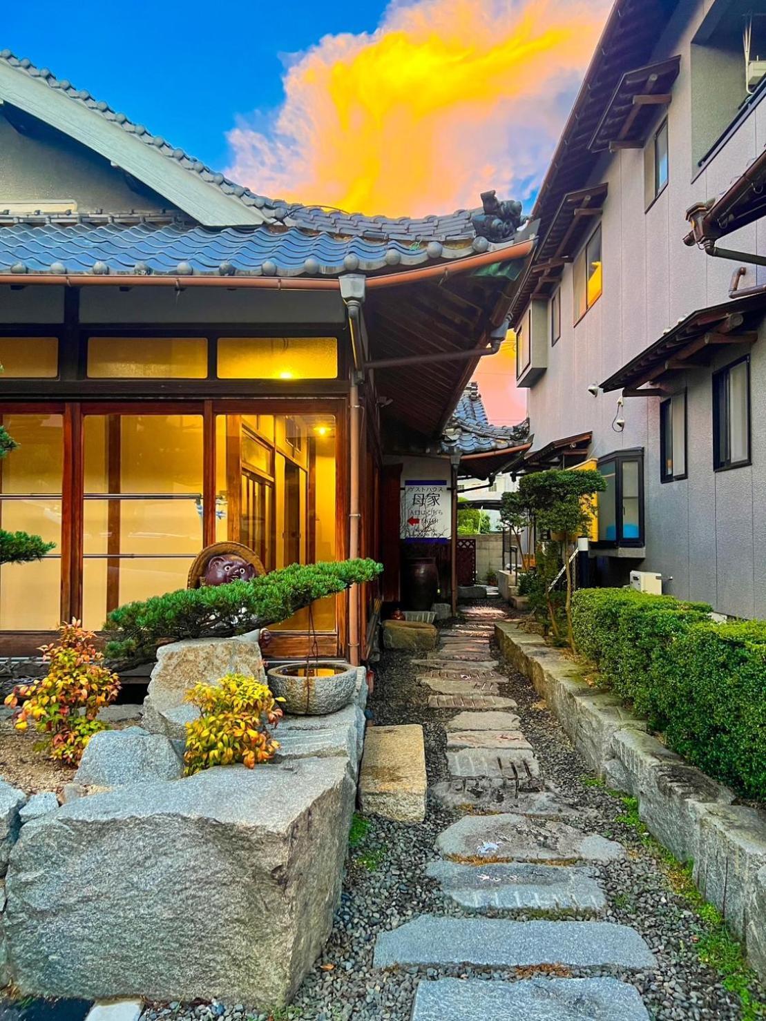 Guesthouse Omoya--全個室--囲炉裏のぬくもりと共にグループの絆を深める古民家宿でゆっくりとした時間を-6名部屋-6名部屋-8名部屋--最大20名-ペット同伴可は一室のみ- Matsuyama  Exteriör bild
